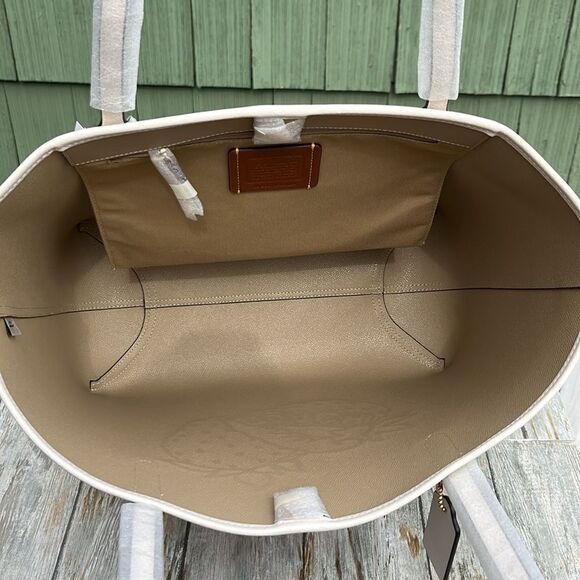 Coach City Tote Bag With Strawberry Graphic Purse - Picture 6 of 7